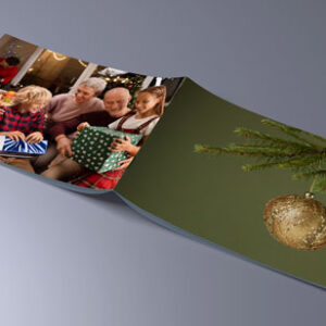 mock-up-brochure-a5-with-family